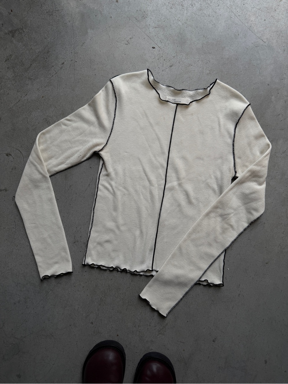 Oak + Fort Wavy Edge Contrast-Stitch Long Sleeve